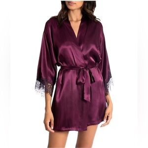 IN BLOOM Nicole Luxe Satin Lace Trim Robe in Bordeaux